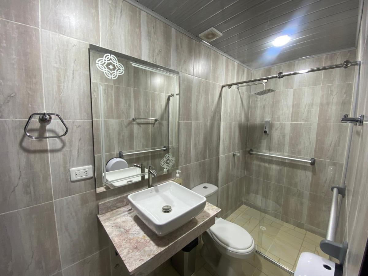 Hotel Celeste Inn Chinauta- Fusagasugá Esterno foto