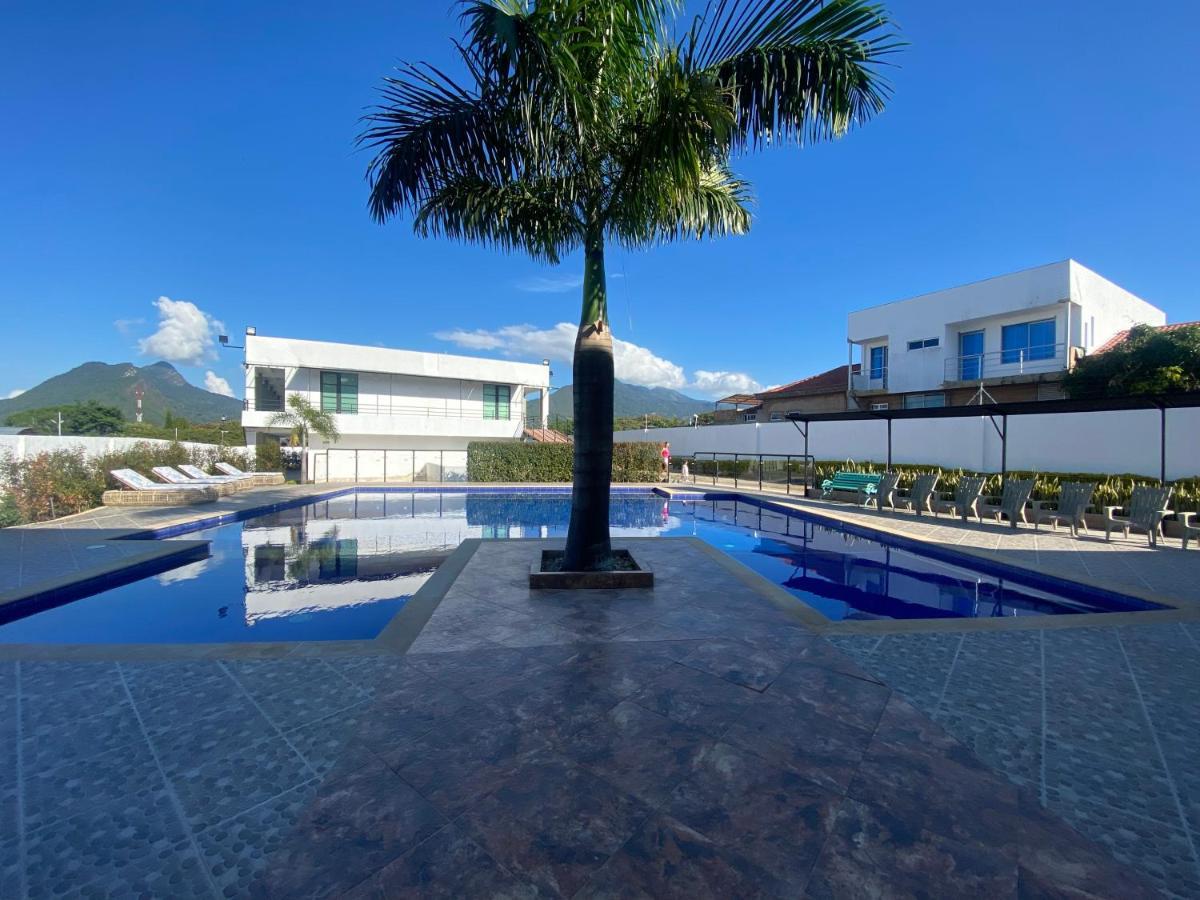 Hotel Celeste Inn Chinauta- Fusagasugá Esterno foto