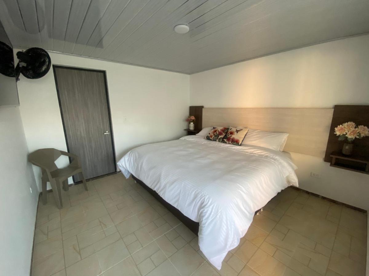 Hotel Celeste Inn Chinauta- Fusagasugá Esterno foto