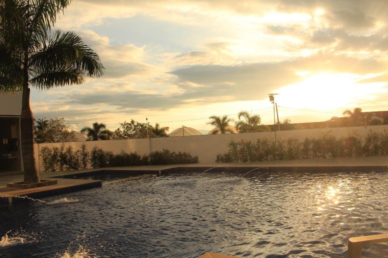 Hotel Celeste Inn Chinauta- Fusagasugá Esterno foto