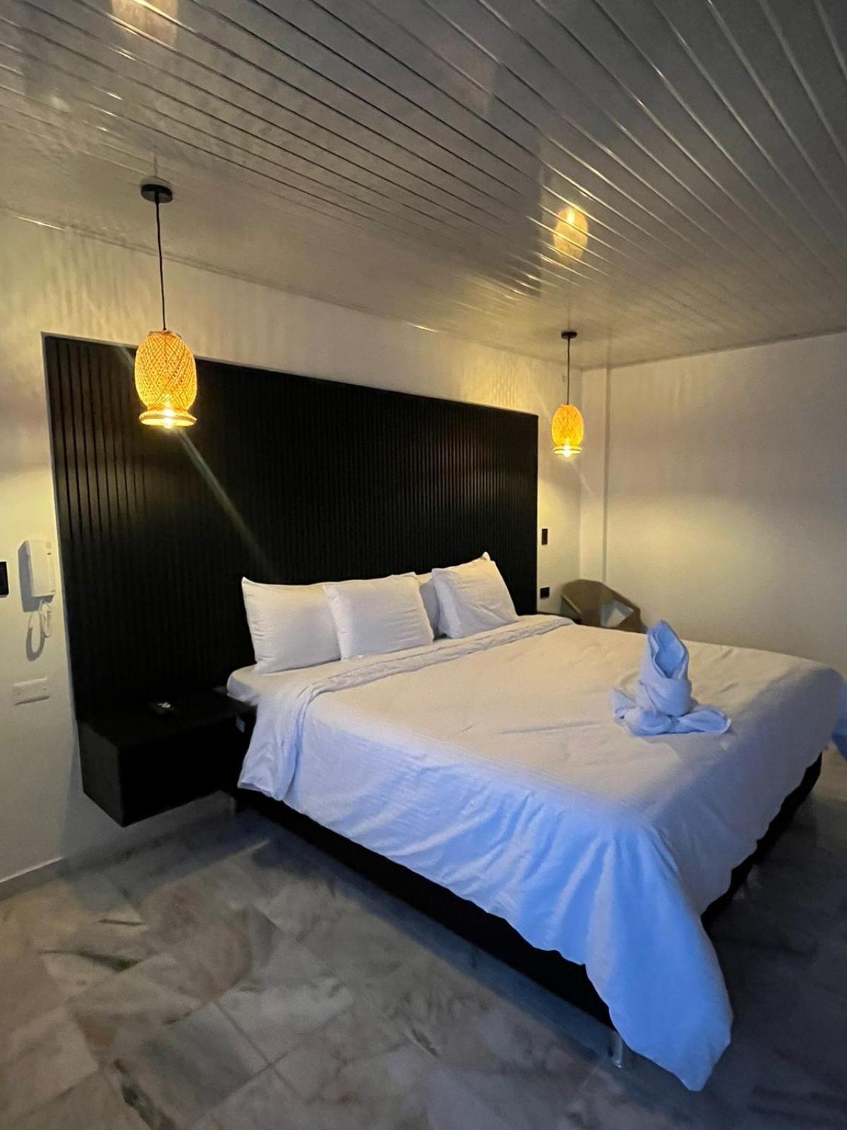 Hotel Celeste Inn Chinauta- Fusagasugá Esterno foto